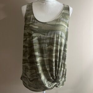 Torrid size 1 14/16 camo tank with tied front hem